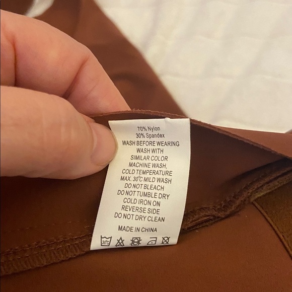 ZYIA Chocolate Zip-Front Sports Bra - Picture 7 of 8